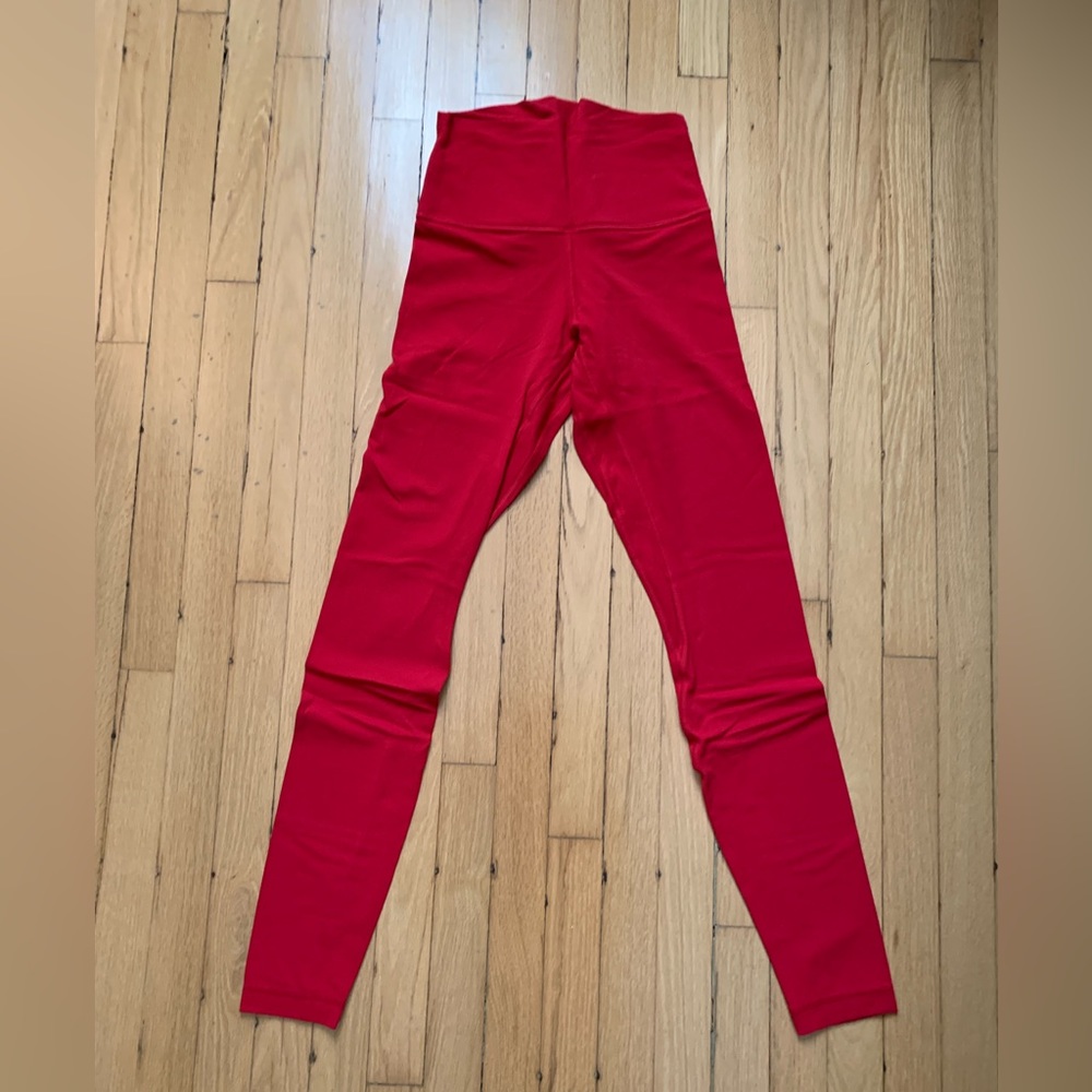 BNWOT Red Lululemon 28” Aligns Sz 4